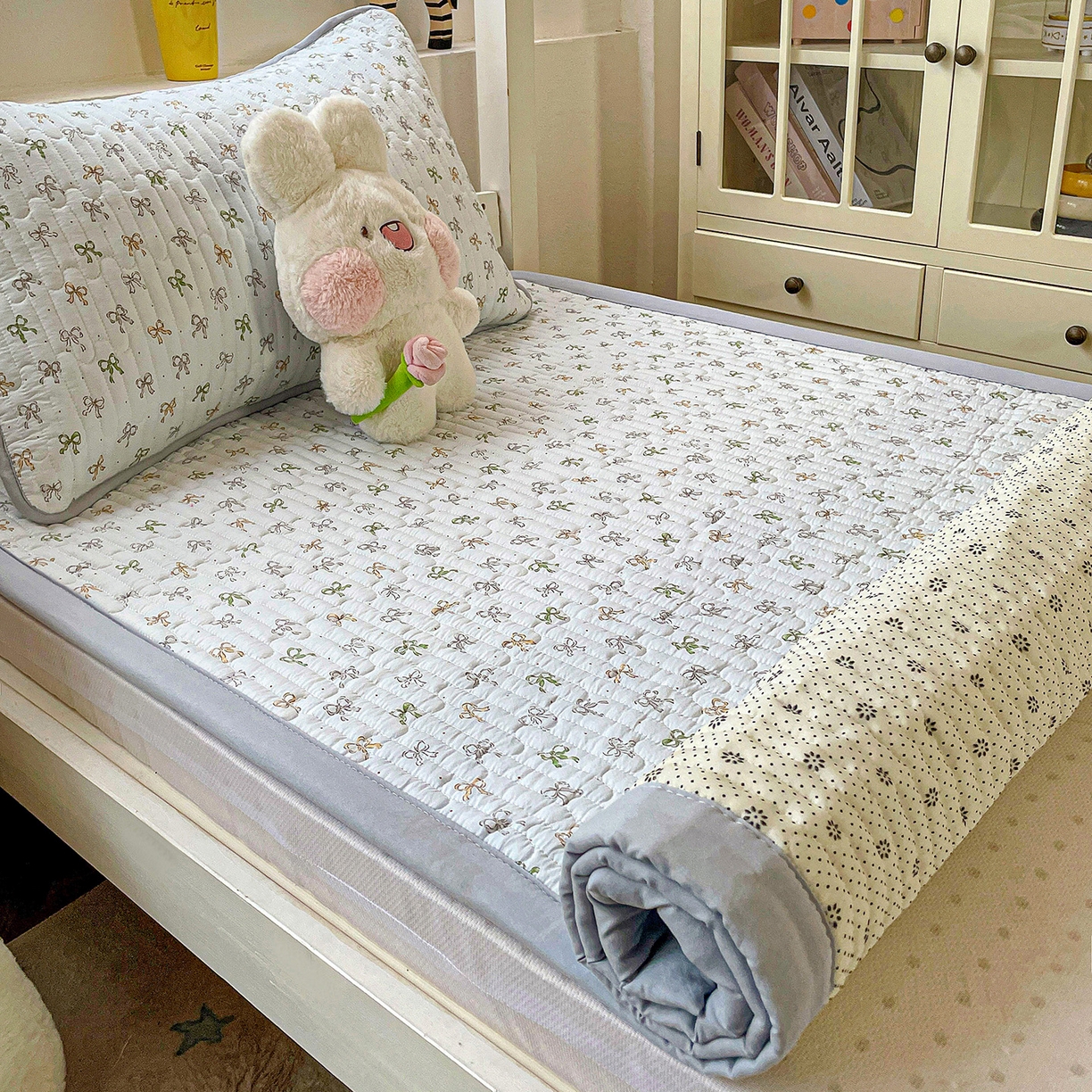 91家纺网 家纺一手货源 找家纺 纽缦家纺 2026新款A类水洗棉夹棉学生床垫 铃兰兰