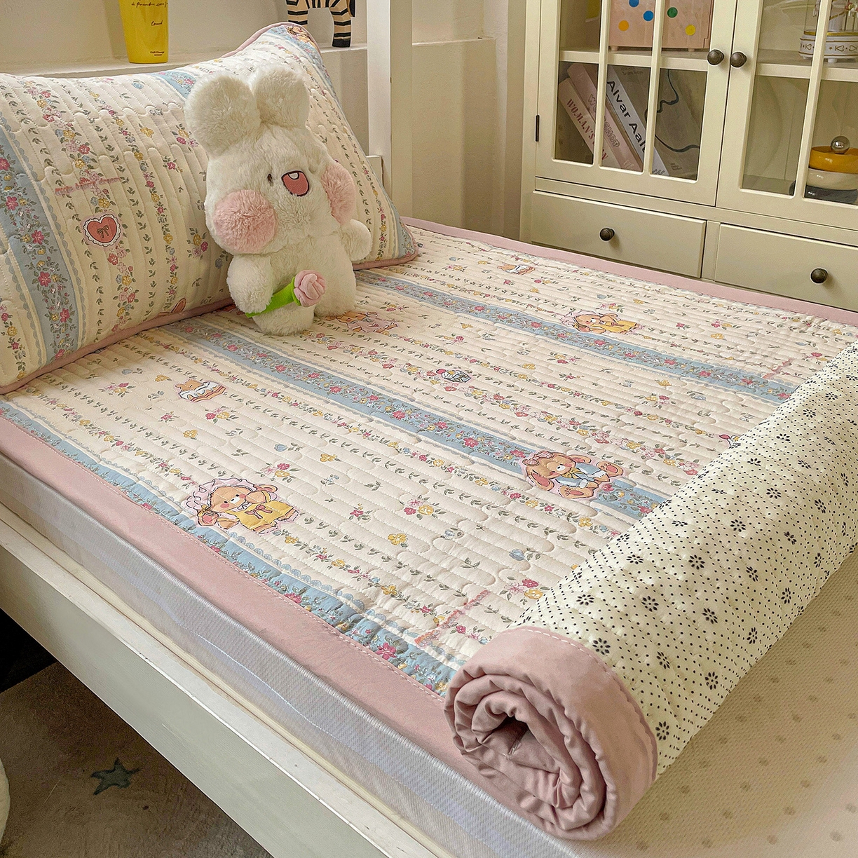 91家纺网 家纺一手货源 找家纺 纽缦家纺 2026新款A类水洗棉夹棉学生床垫 幸运狗