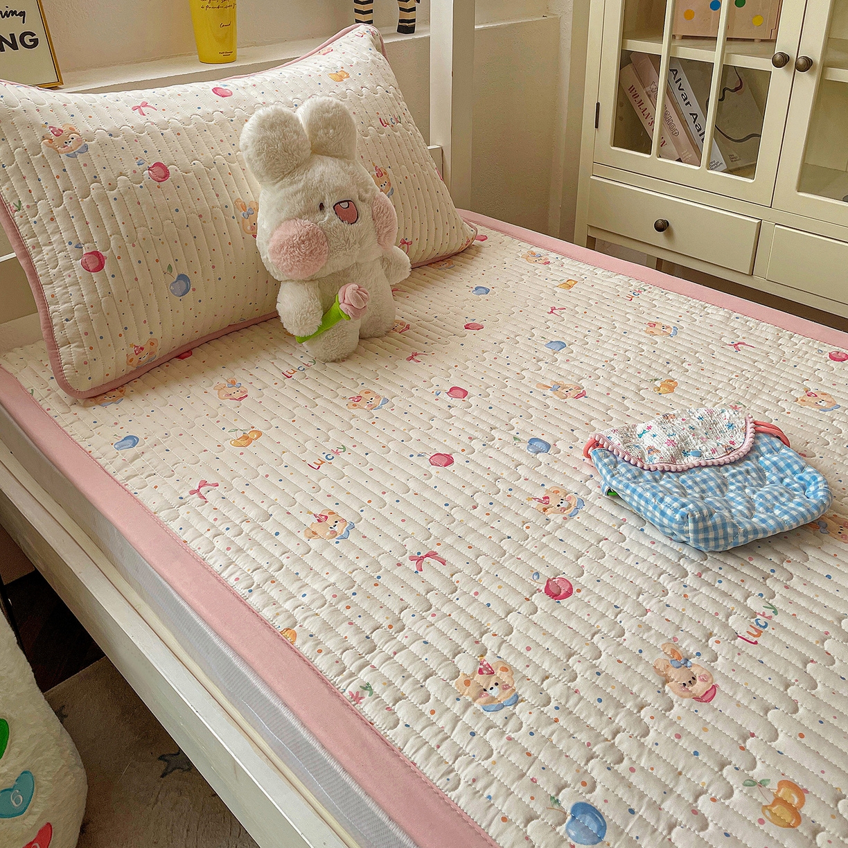 91家纺网 家纺一手货源 找家纺 纽缦家纺 2026新款A类水洗棉夹棉学生床垫 乐淘