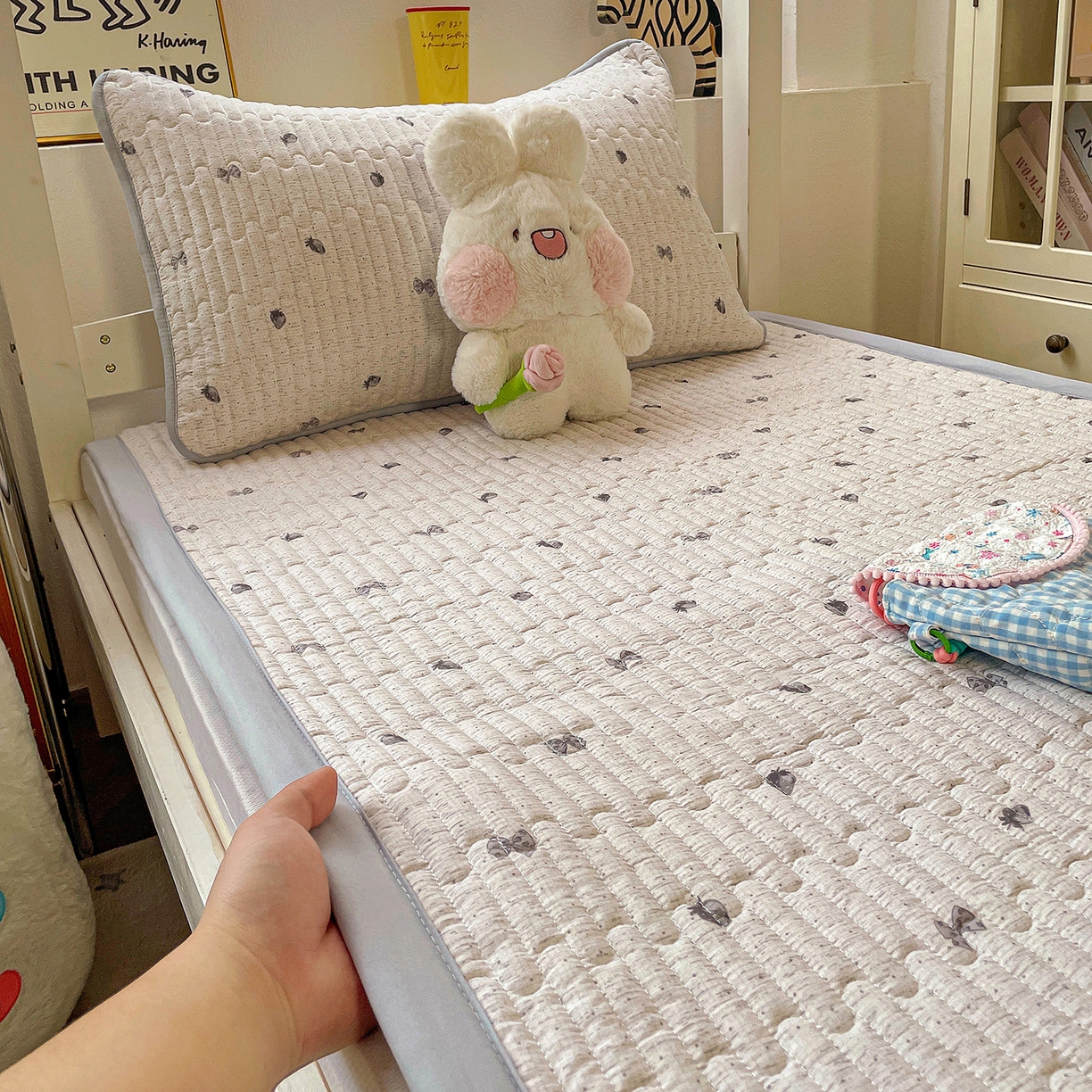 91家纺网 家纺一手货源 找家纺 纽缦家纺 2026新款A类水洗棉夹棉学生床垫 初春灰