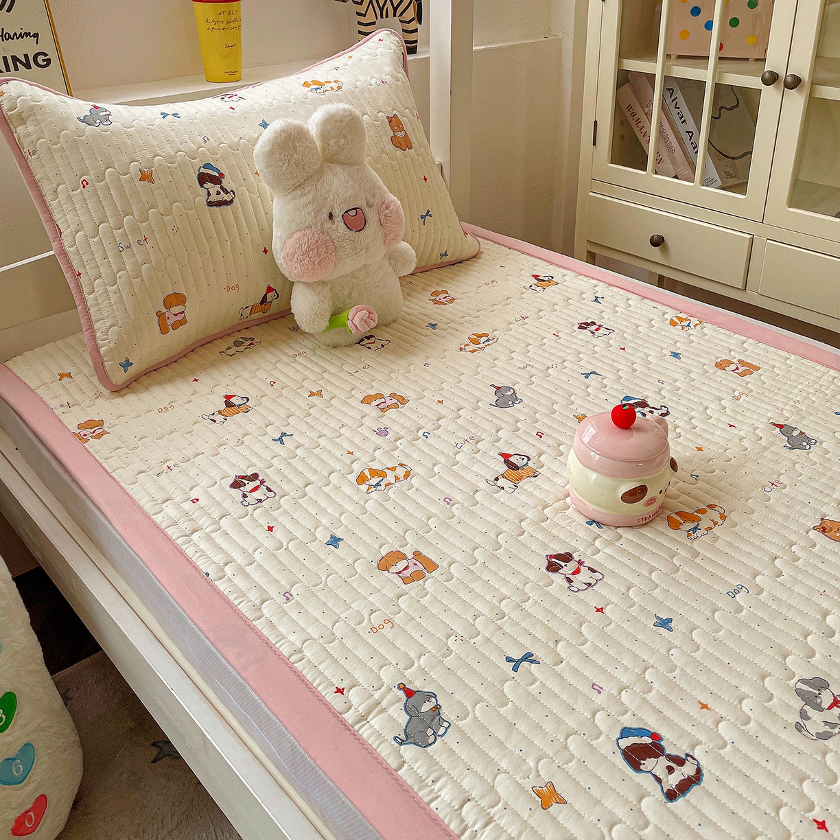 91家纺网 家纺一手货源 找家纺 纽缦家纺 2026新款A类水洗棉夹棉学生床垫 洛奇