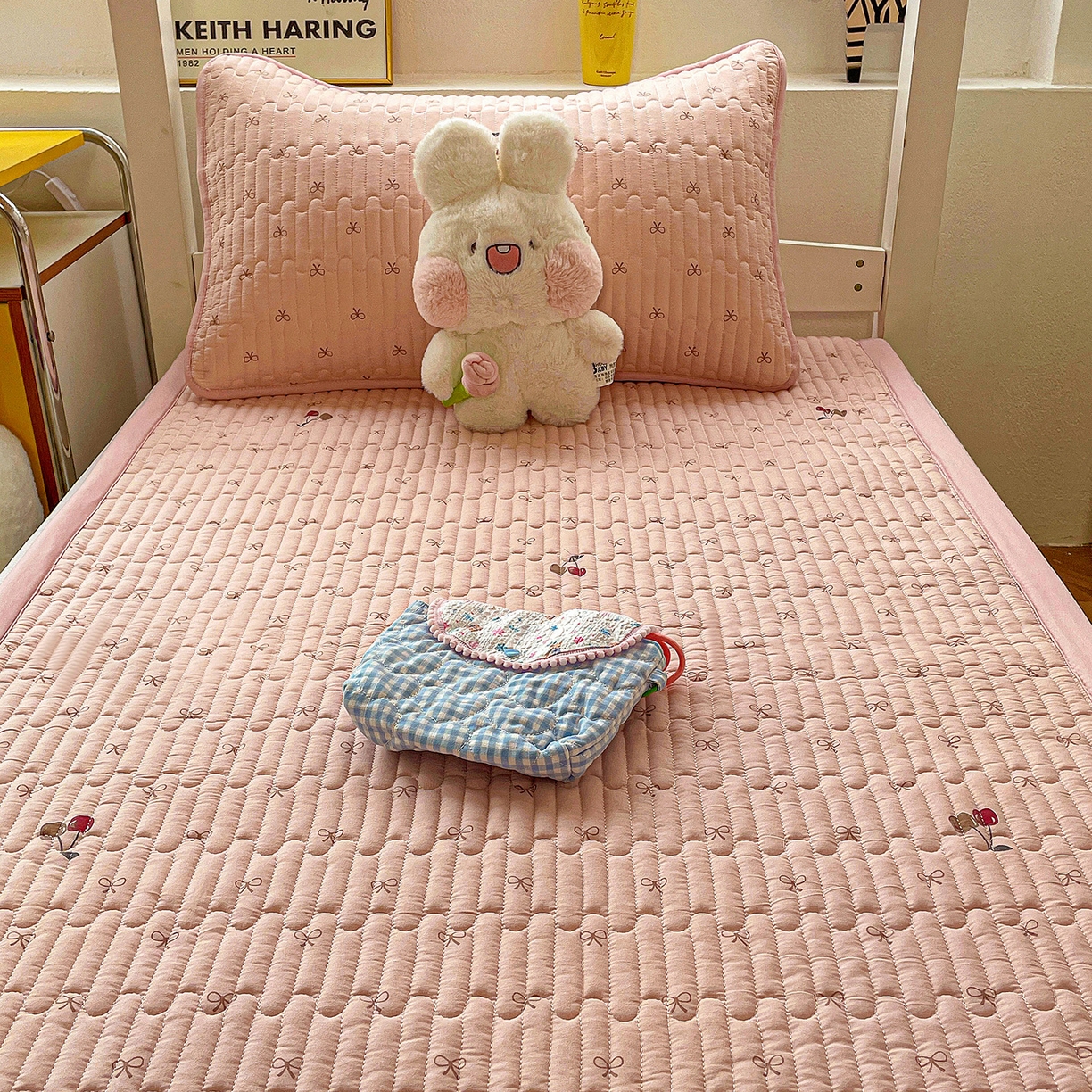 91家纺网 家纺一手货源 找家纺 纽缦家纺 2026新款A类水洗棉夹棉学生床垫 梦樱粉