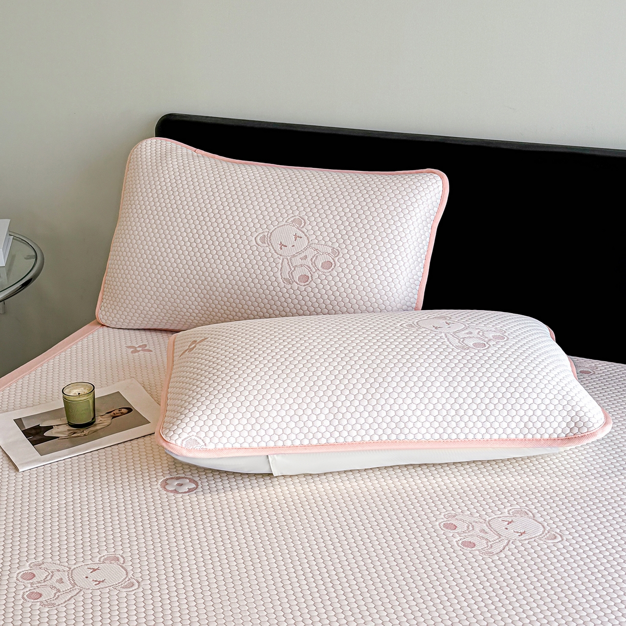 91家纺网 家纺一手货源 找家纺 奇丝雅 2026新款夏季A类卡通冰豆豆冰丝凉席枕套凉感家用可机洗单人学生宿舍48×74cm一只一对 抱抱熊-粉