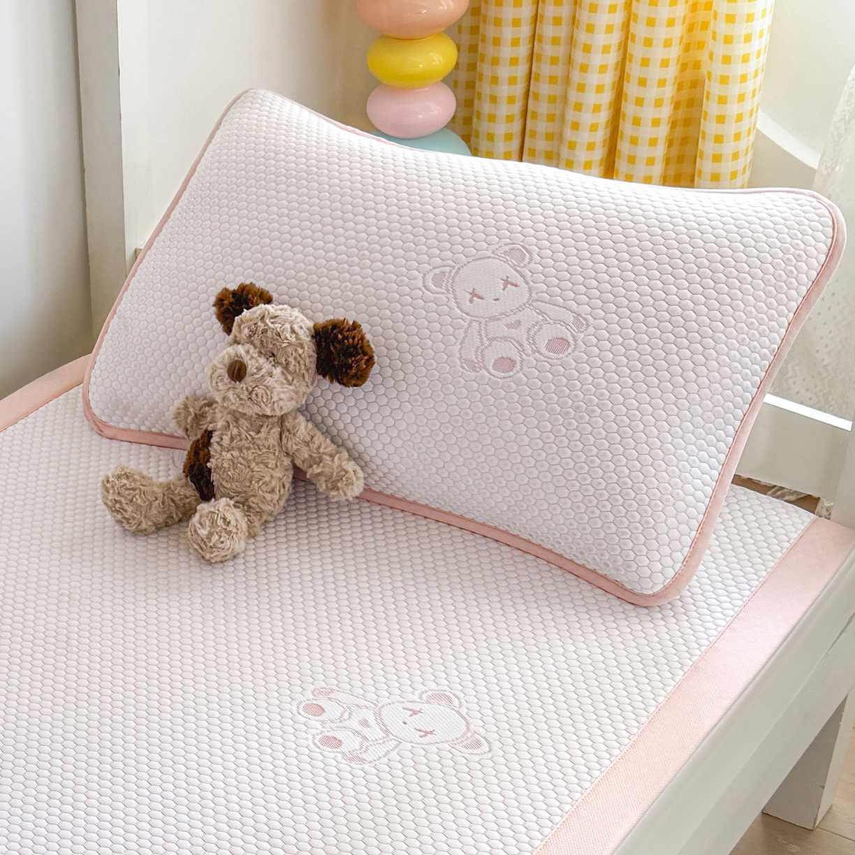 91家纺网 家纺一手货源 找家纺 奇丝雅 2026新款夏季A类卡通冰豆豆冰丝凉席枕套凉感家用可机洗单人学生宿舍48×74cm一只一对 抱抱熊-粉