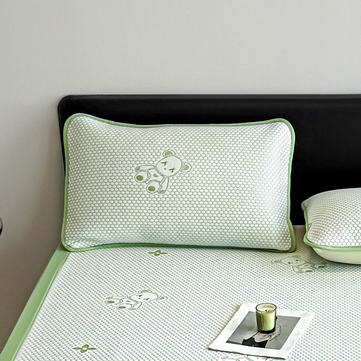 91家纺网 家纺一手货源 找家纺 奇丝雅 2026新款夏季A类卡通冰豆豆冰丝凉席枕套凉感家用可机洗单人学生宿舍48×74cm一只一对 抱抱熊-绿