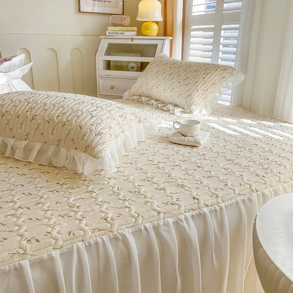 91家纺网 家纺一手货源 找家纺 慕澄2026新款小清新印花凉感丝花床裙款乳胶凉席 叶子青青