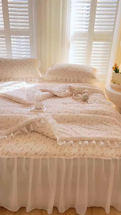 91家纺网 家纺一手货源 找家纺 慕澄2026新款小清新印花凉感丝花床裙款乳胶凉席 叶子青青