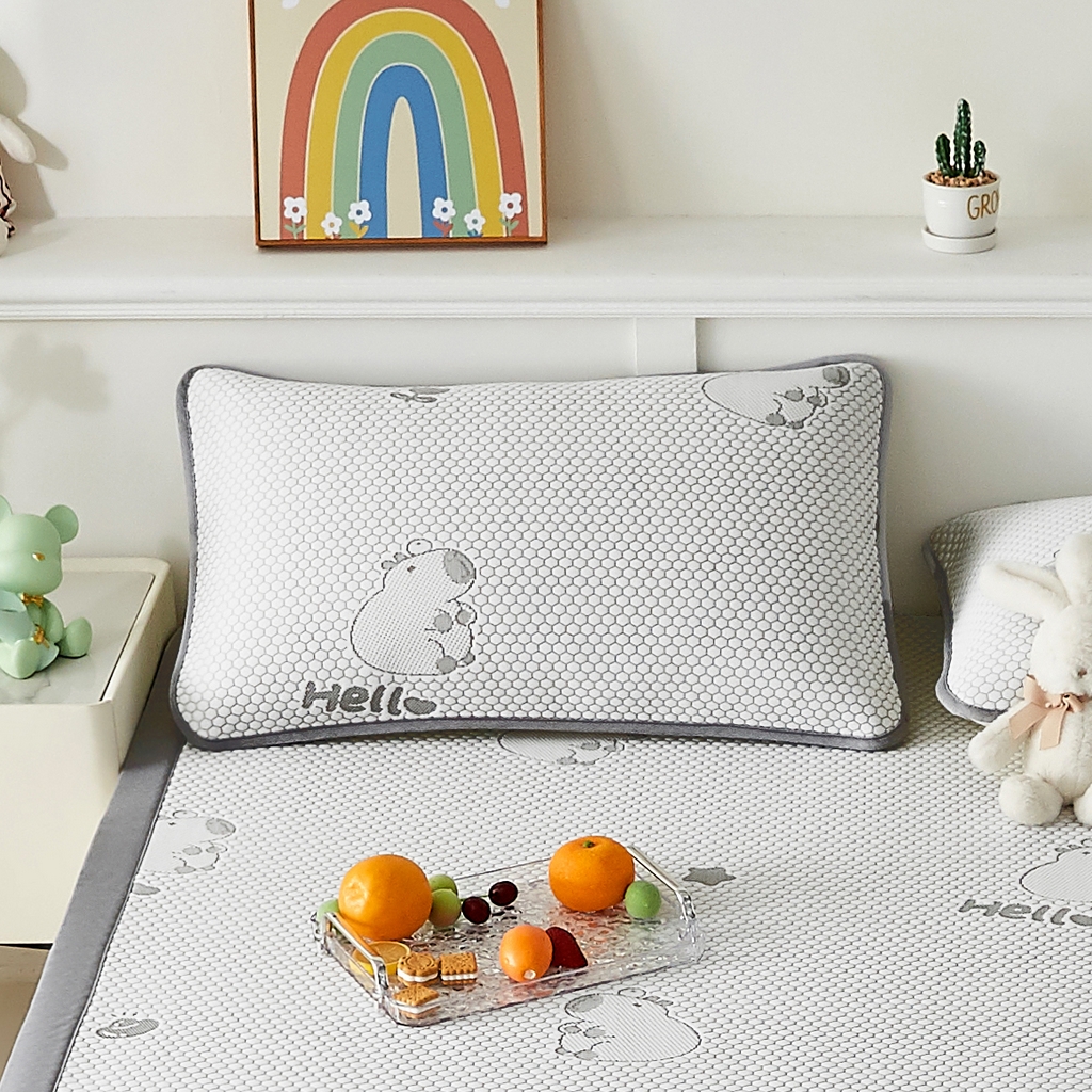 91家纺网 家纺一手货源 找家纺 奇丝雅 2026新款夏季A类卡通冰豆豆冰丝凉席枕套凉感家用可机洗单人学生宿舍48×74cm一只一对 卡皮巴拉-灰