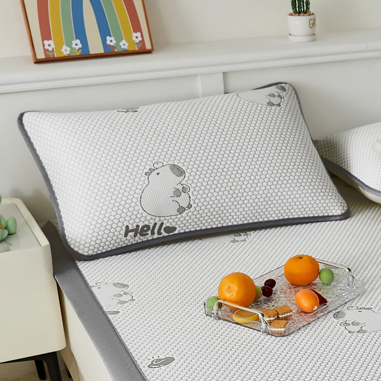 91家纺网 家纺一手货源 找家纺 奇丝雅 2026新款夏季A类卡通冰豆豆冰丝凉席枕套凉感家用可机洗单人学生宿舍48×74cm一只一对 卡皮巴拉-灰