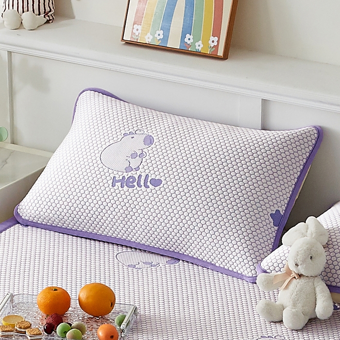 91家纺网 家纺一手货源 找家纺 奇丝雅 2026新款夏季A类卡通冰豆豆冰丝凉席枕套凉感家用可机洗单人学生宿舍48×74cm一只一对 卡皮巴拉-紫