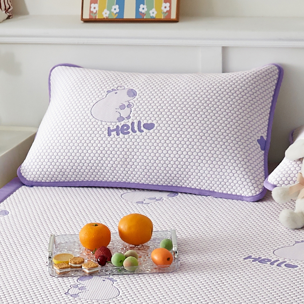 91家纺网 家纺一手货源 找家纺 奇丝雅 2026新款夏季A类卡通冰豆豆冰丝凉席枕套凉感家用可机洗单人学生宿舍48×74cm一只一对 卡皮巴拉-紫