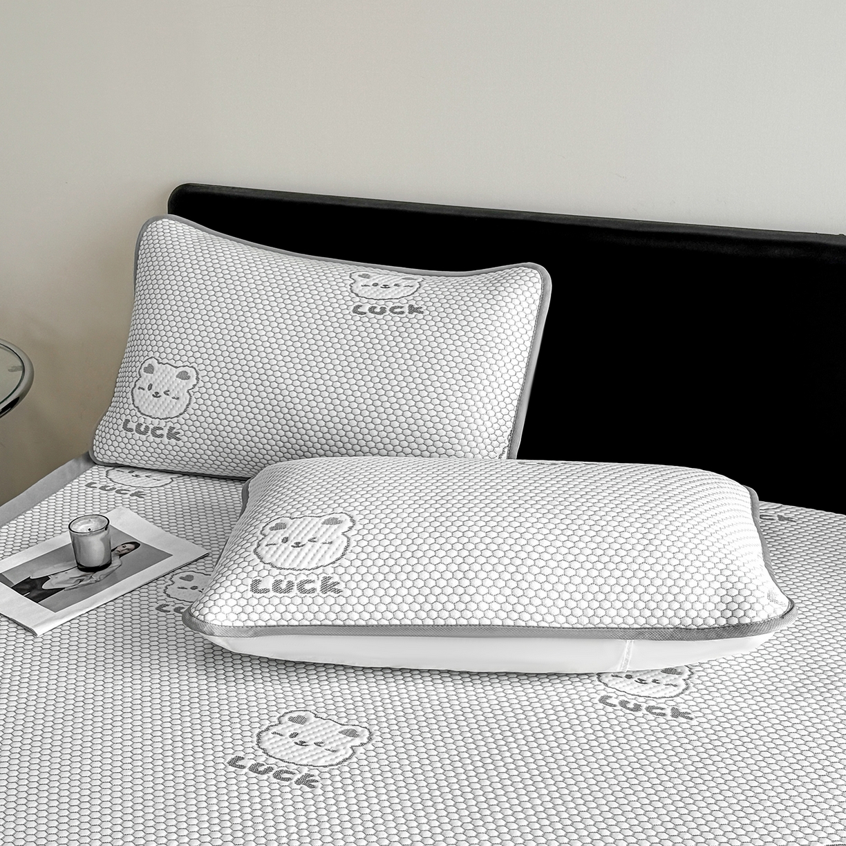 91家纺网 家纺一手货源 找家纺 奇丝雅 2026新款夏季A类卡通冰豆豆冰丝凉席枕套凉感家用可机洗单人学生宿舍48×74cm一只一对 小冰熊-灰