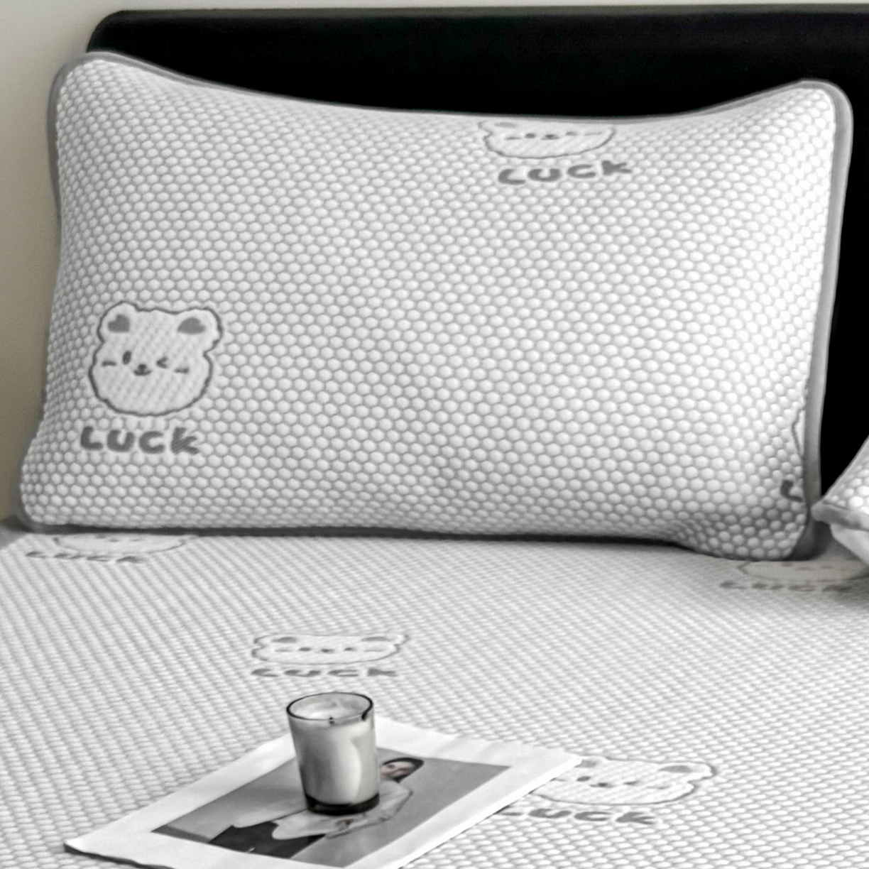 91家纺网 家纺一手货源 找家纺 奇丝雅 2026新款夏季A类卡通冰豆豆冰丝凉席枕套凉感家用可机洗单人学生宿舍48×74cm一只一对 小冰熊-灰