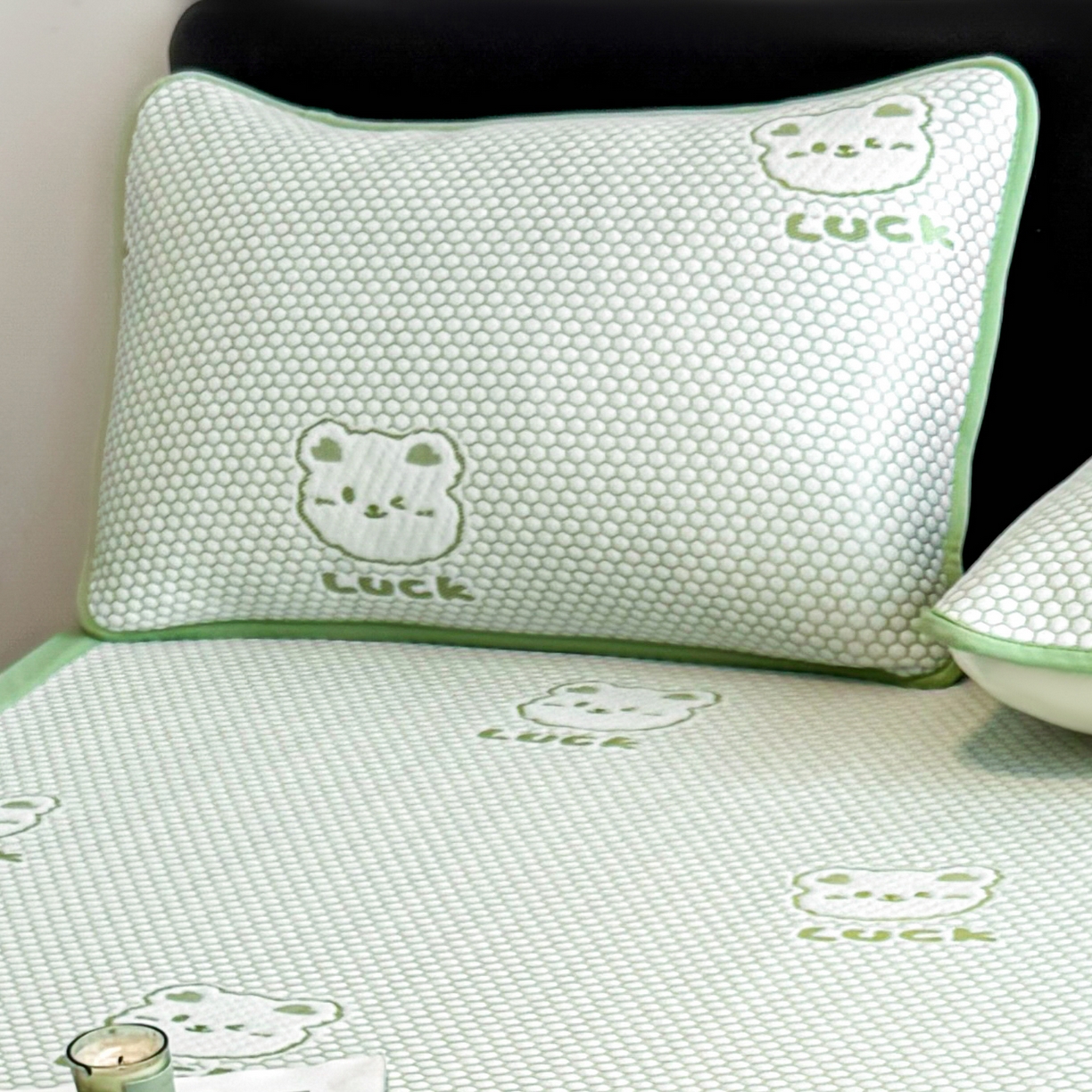 91家纺网 家纺一手货源 找家纺 奇丝雅 2026新款夏季A类卡通冰豆豆冰丝凉席枕套凉感家用可机洗单人学生宿舍48×74cm一只一对 小冰熊-绿