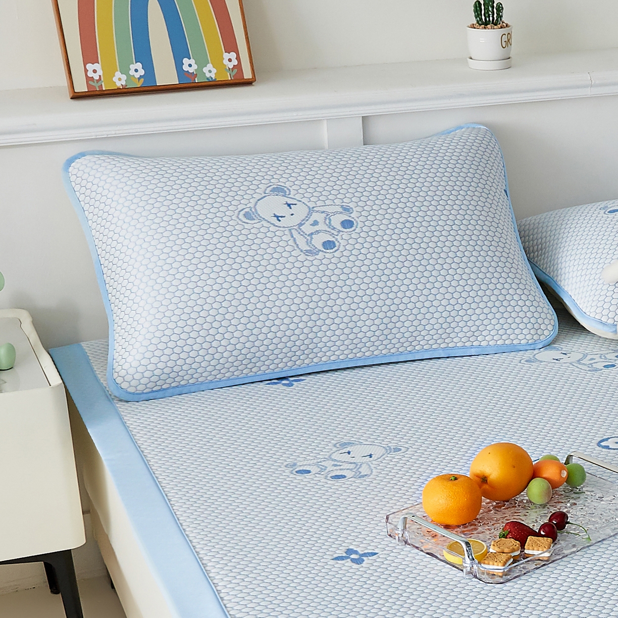 91家纺网 家纺一手货源 找家纺 家品罗兰 2026新款夏季A类卡通冰豆豆冰丝凉席枕套凉感家用可机洗单人学生宿舍48×74cm一只一对 抱抱熊-蓝