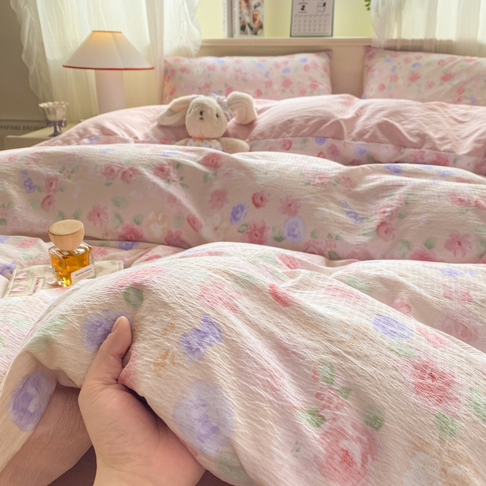 91家纺网 家纺一手货源 找家纺 红日子纺织品 2026新款云感皱皱纱四件套 山花烂漫