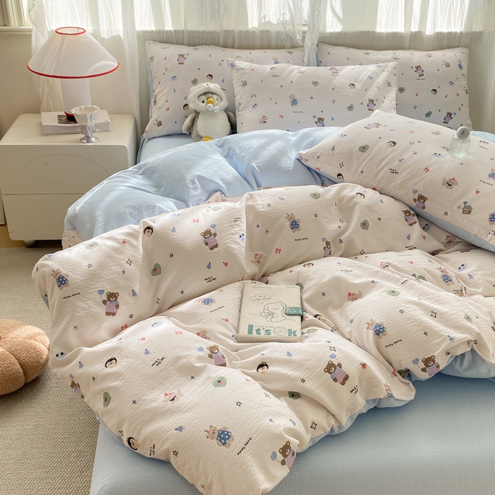 91家纺网 家纺一手货源 找家纺 红日子纺织品 2026新款云感皱皱纱四件套 活力萌熊