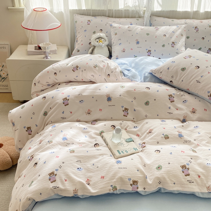 91家纺网 家纺一手货源 找家纺 红日子纺织品 2026新款云感皱皱纱四件套 活力萌熊