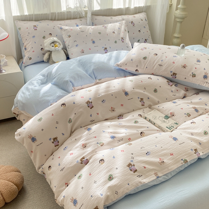 91家纺网 家纺一手货源 找家纺 红日子纺织品 2026新款云感皱皱纱四件套 活力萌熊