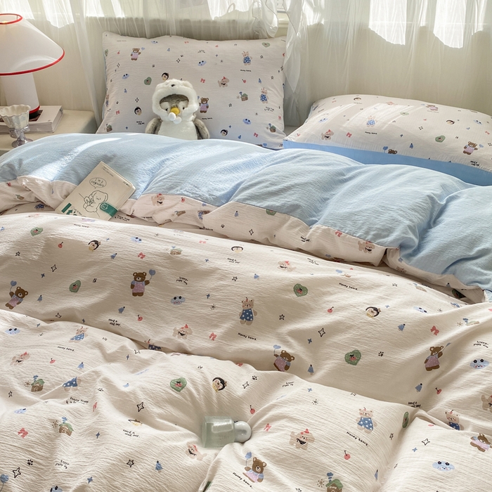 91家纺网 家纺一手货源 找家纺 红日子纺织品 2026新款云感皱皱纱四件套 活力萌熊