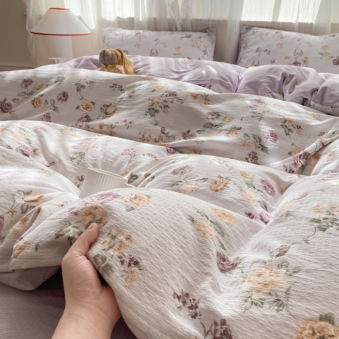 91家纺网 家纺一手货源 找家纺 红日子纺织品 2026新款云感皱皱纱四件套 悠悠小院