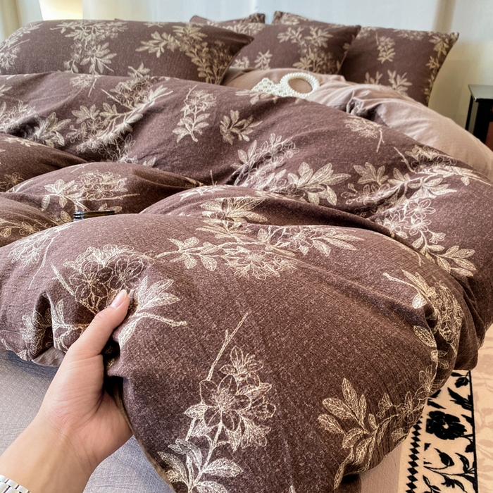 91家纺网 家纺一手货源 找家纺 红日子纺织品 2026新款云感皱皱纱四件套 夕颜-棕