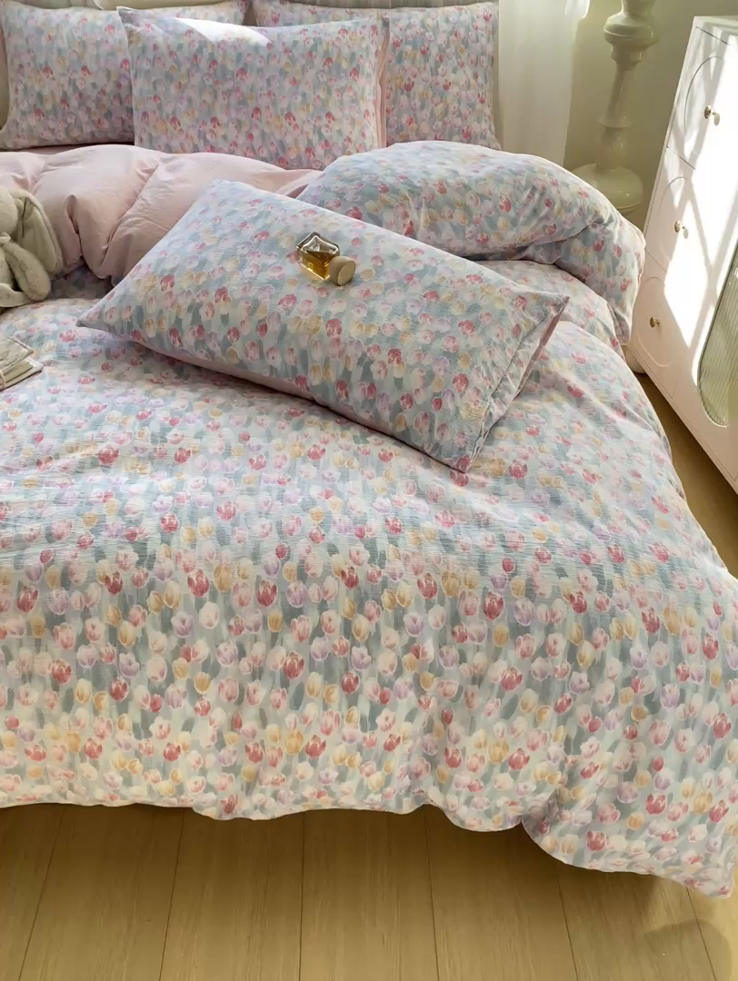 91家纺网 家纺一手货源 找家纺 红日子纺织品 2026新款云感皱皱纱四件套 浓情郁金香