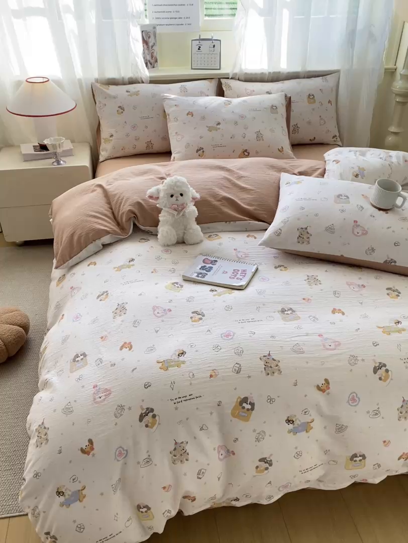 91家纺网 家纺一手货源 找家纺 红日子纺织品 2026新款云感皱皱纱四件套 萌宠梦境