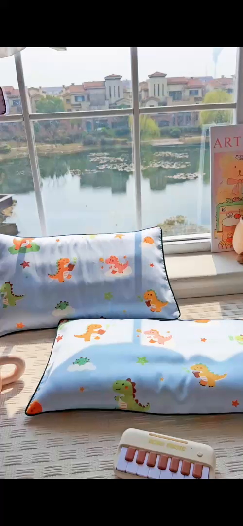 91家纺网 家纺一手货源 找家纺 姝辰 2026新款莱赛尔嵌绳卡通印花枕套儿童夏季凉感冰丝枕套幼儿园乳胶枕套枕罩 元气恐龙