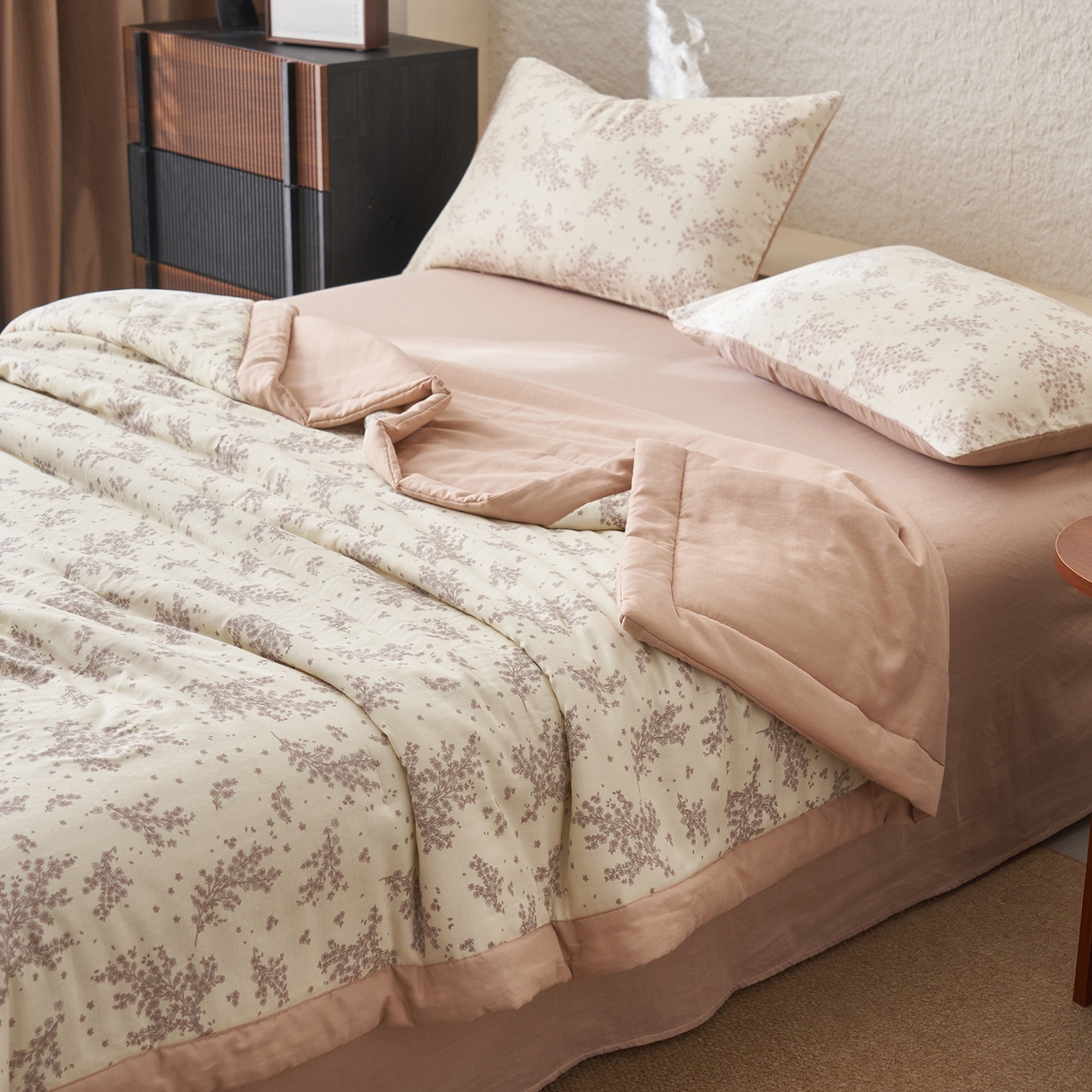 91家纺网 家纺一手货源 找家纺 晨曦家纺 2026新款全棉双层纱夏被四件套复古纯棉中国风夏凉被 蓝铃花语