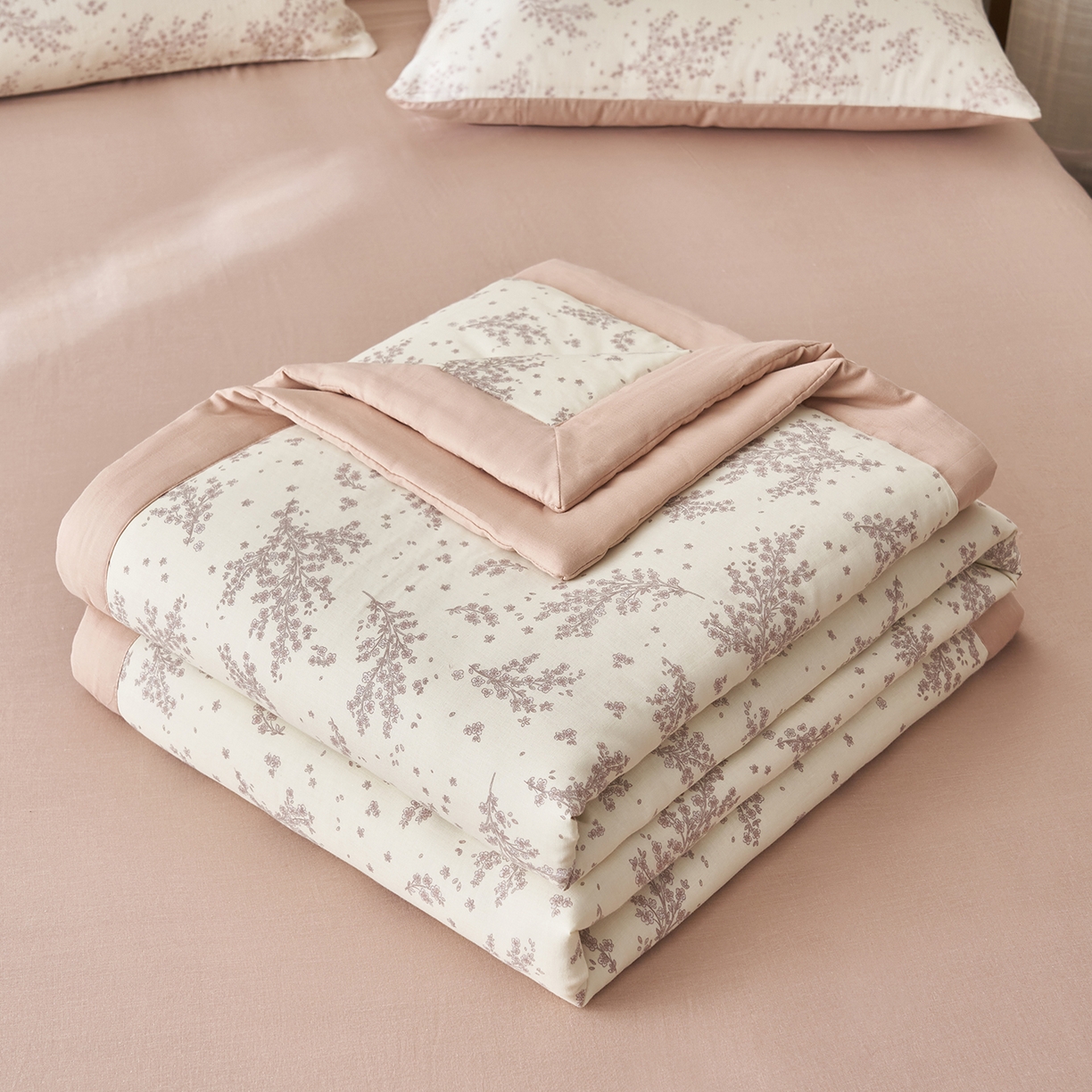 91家纺网 家纺一手货源 找家纺 晨曦家纺 2026新款全棉双层纱夏被四件套复古纯棉中国风夏凉被 蓝铃花语