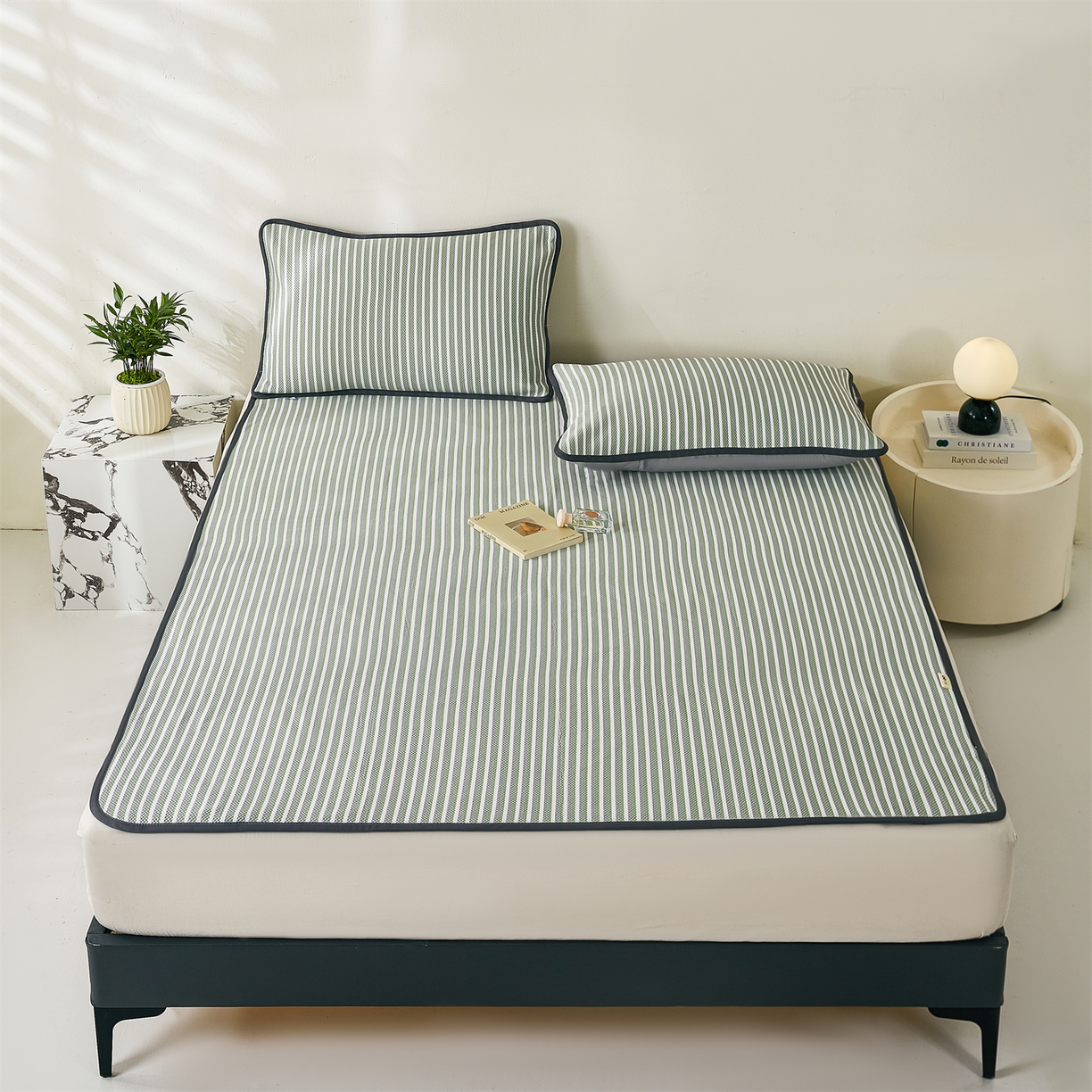 91家纺网 家纺一手货源 找家纺 （总）源舍家纺 2026新款乙纶PE国标凉席律动无印风条纹可机洗凉感值0.31床单款床笠款