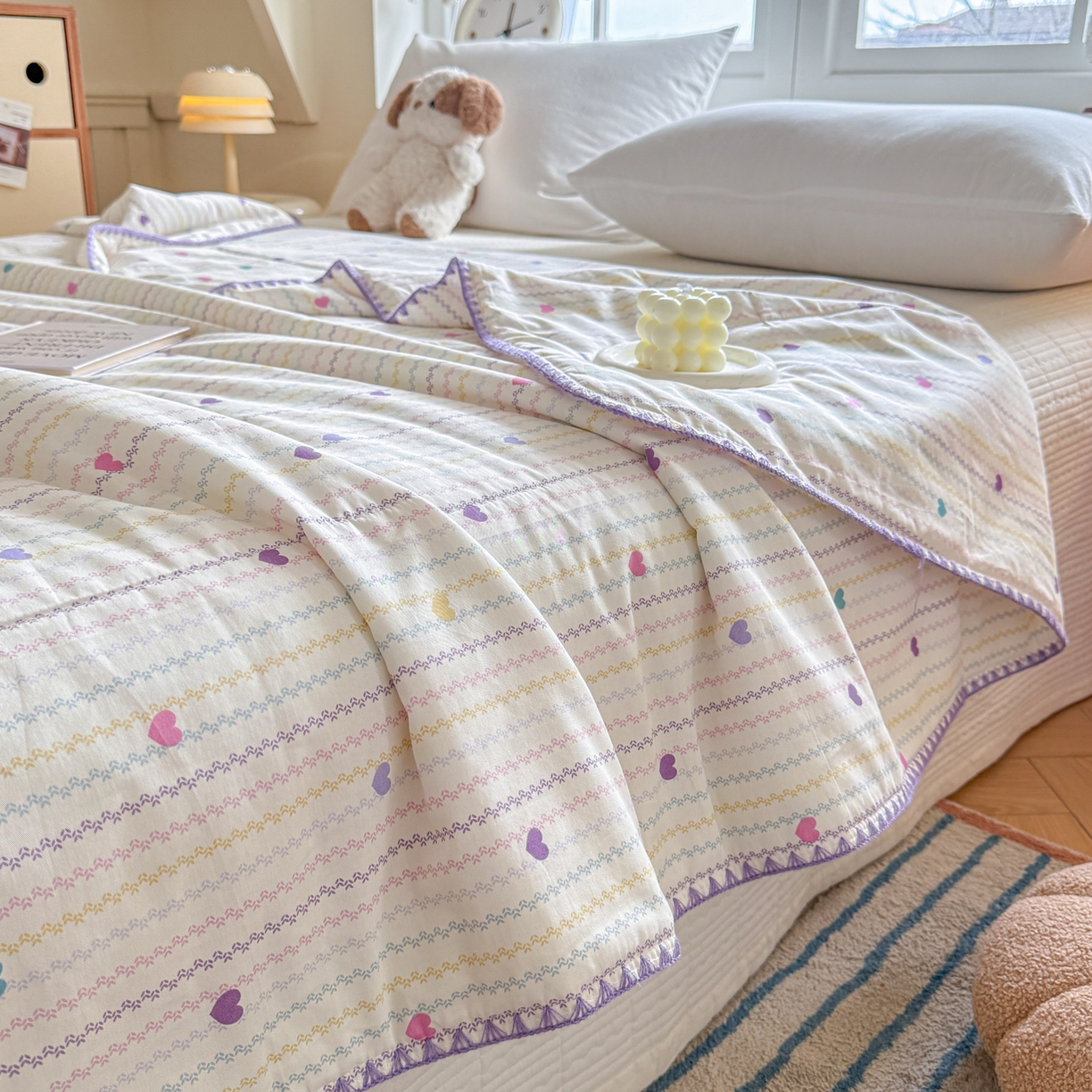 91家纺网 家纺一手货源 找家纺 雅萱家纺 2026新款印花双面全棉棉花夏被 彩虹爱心