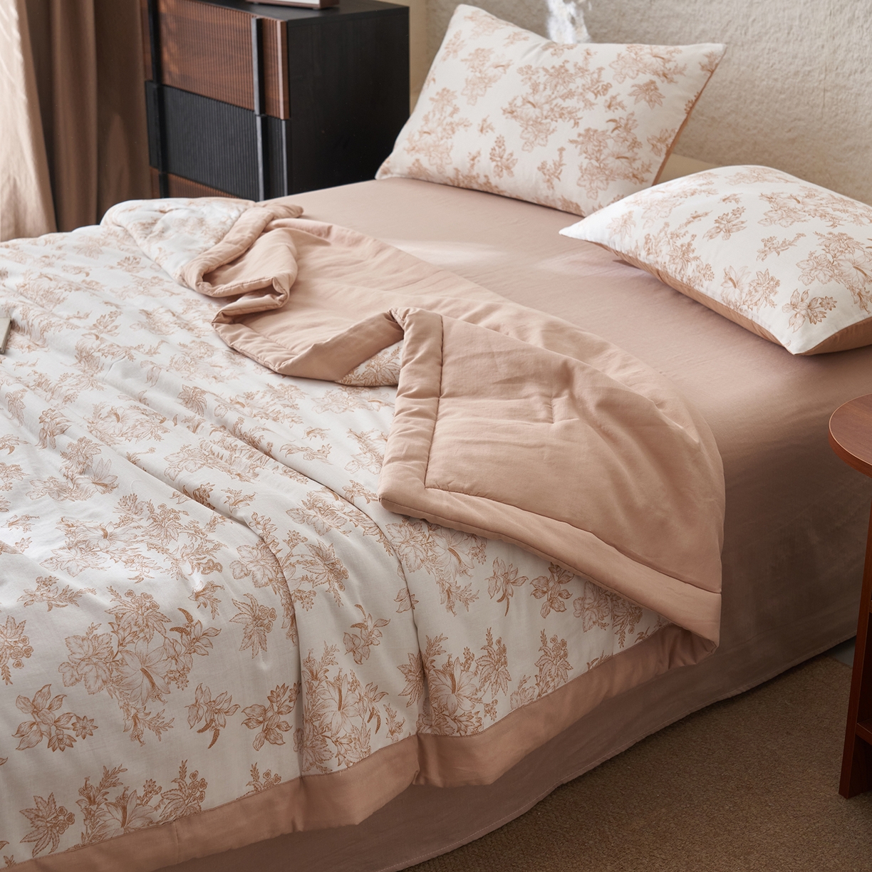 91家纺网 家纺一手货源 找家纺 晨曦家纺 2026新款全棉双层纱夏被四件套复古纯棉中国风夏凉被 漫花叙