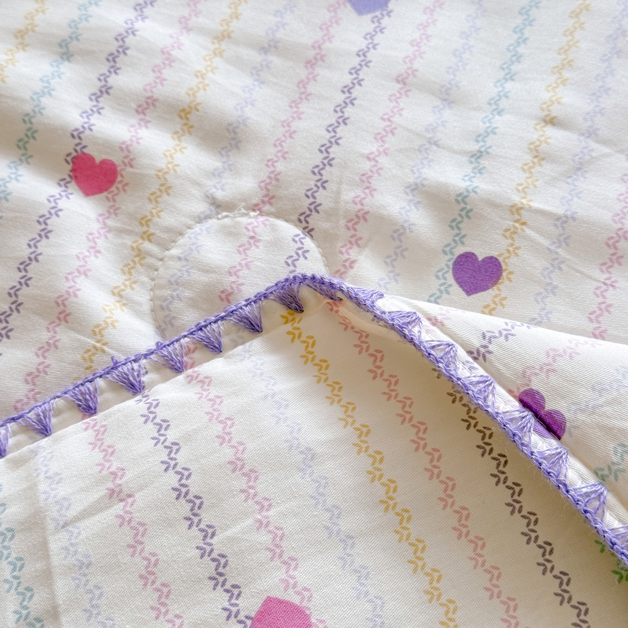 91家纺网 家纺一手货源 找家纺 雅萱家纺 2026新款印花双面全棉棉花夏被 彩虹爱心