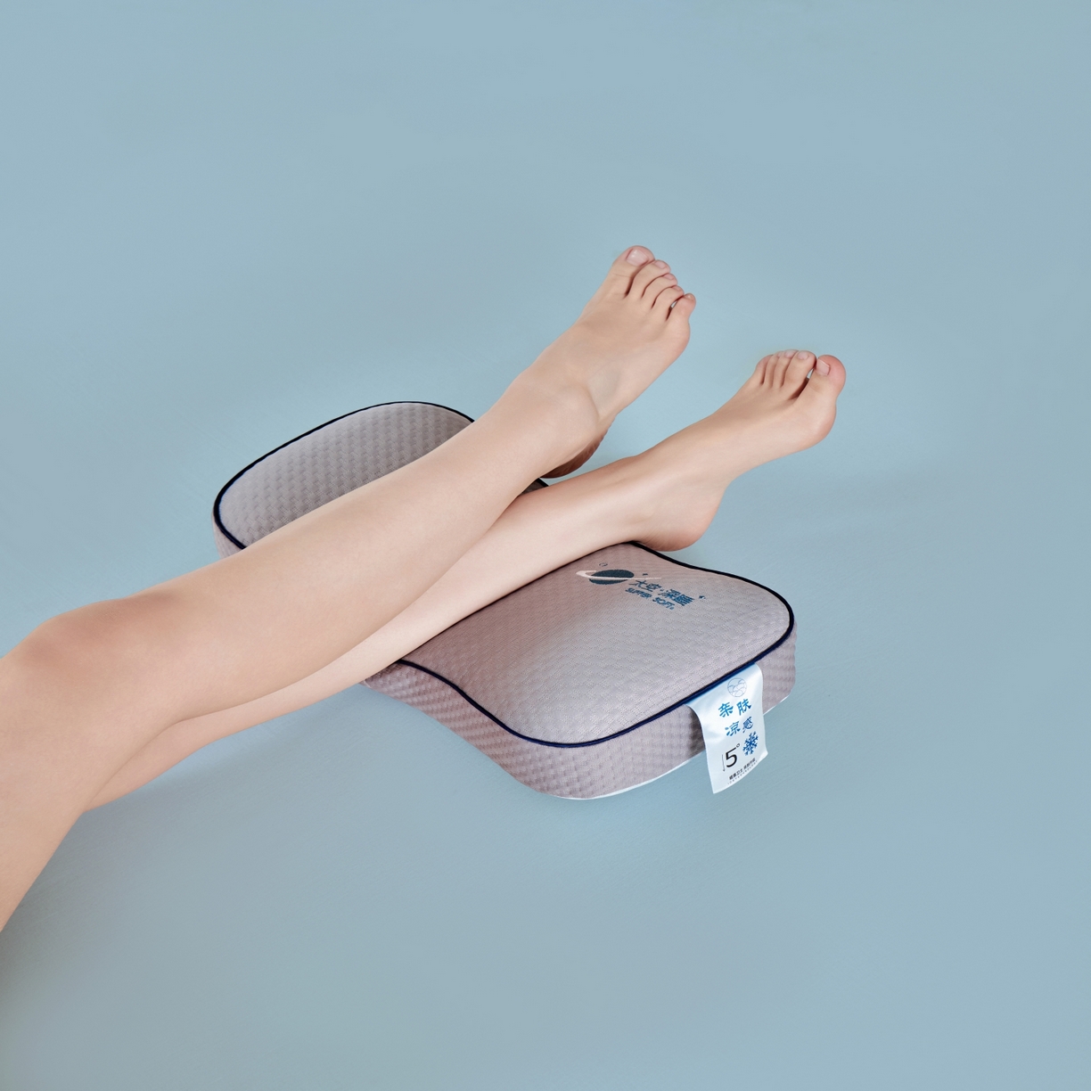 91家纺网 家纺一手货源 找家纺 永旺家纺 2026新款太空凉感记忆枕枕头枕芯 太空午休枕-灰