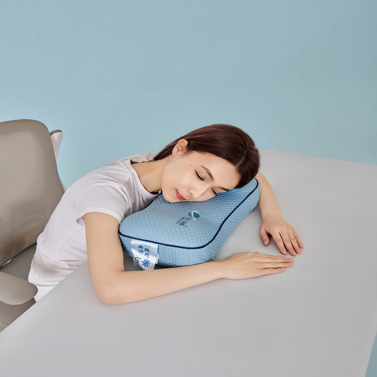 91家纺网 家纺一手货源 找家纺 永旺家纺 2026新款太空凉感记忆枕枕头枕芯 太空午休枕-蓝