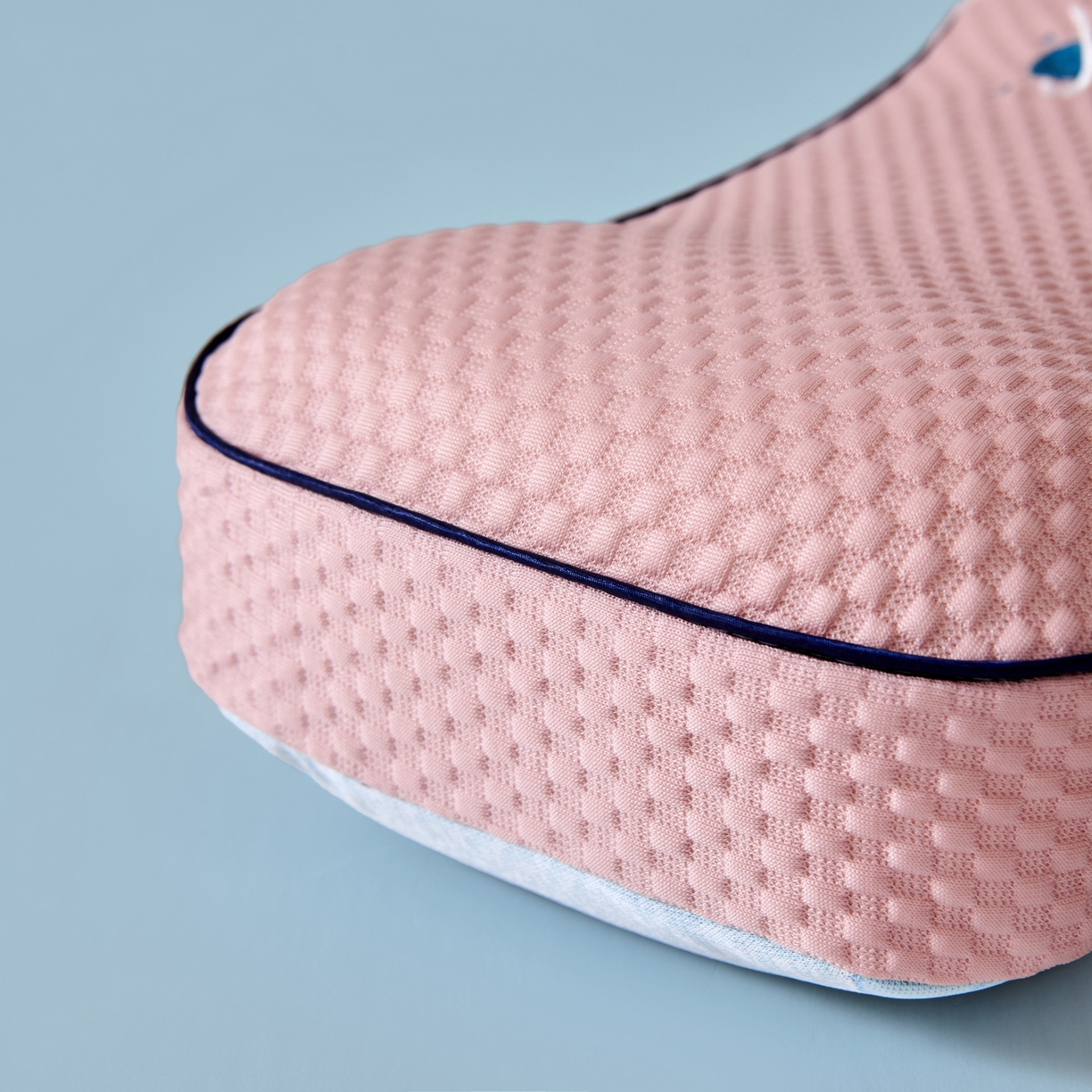 91家纺网 家纺一手货源 找家纺 永旺家纺 2026新款太空凉感记忆枕枕头枕芯 太空午休枕-粉