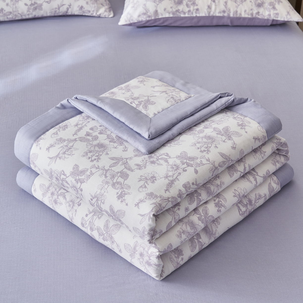 91家纺网 家纺一手货源 找家纺 晨曦家纺 2026新款全棉双层纱夏被四件套复古纯棉中国风夏凉被 紫雾花野