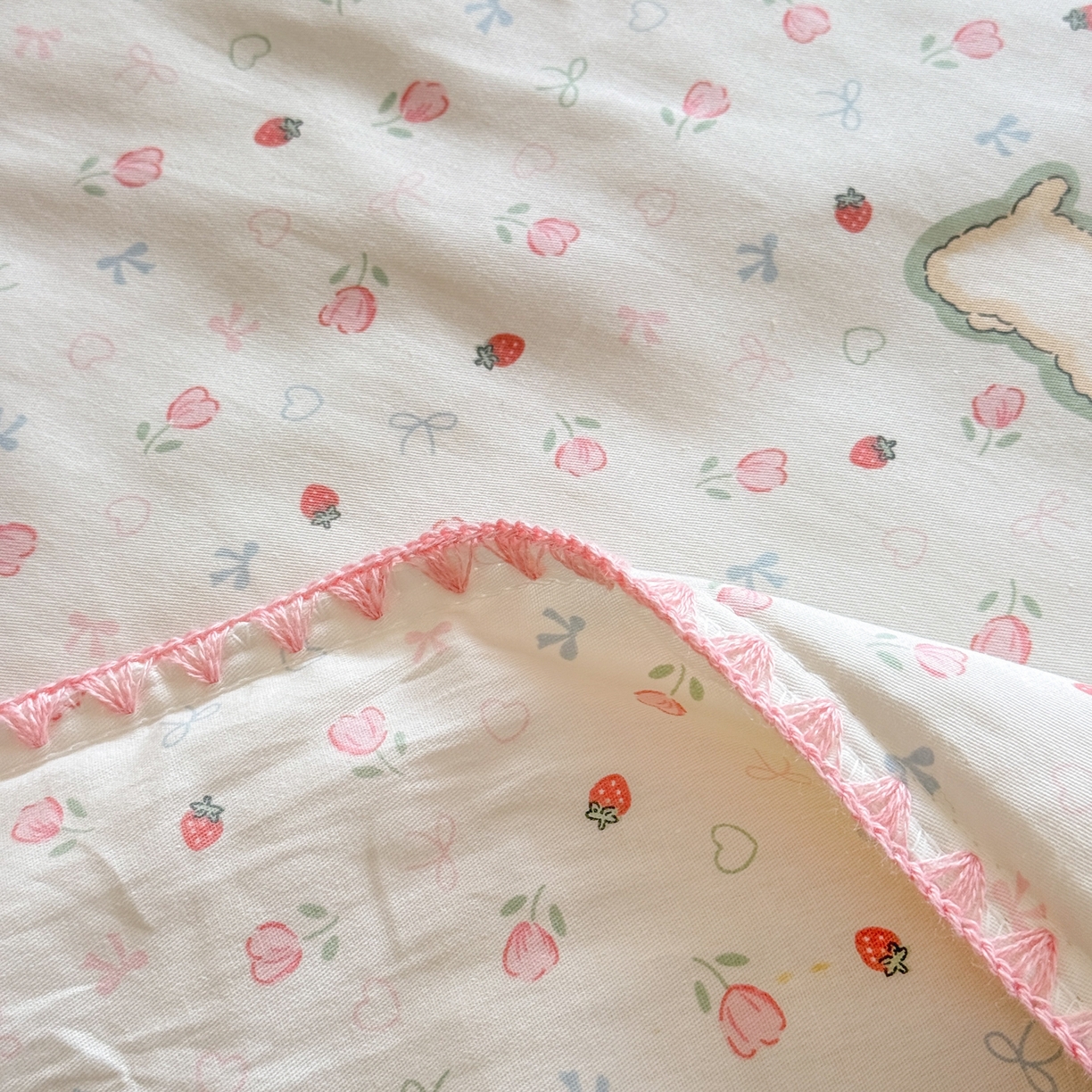 91家纺网 家纺一手货源 找家纺 雅萱家纺 2026新款印花双面全棉棉花夏被 粉樱小狗