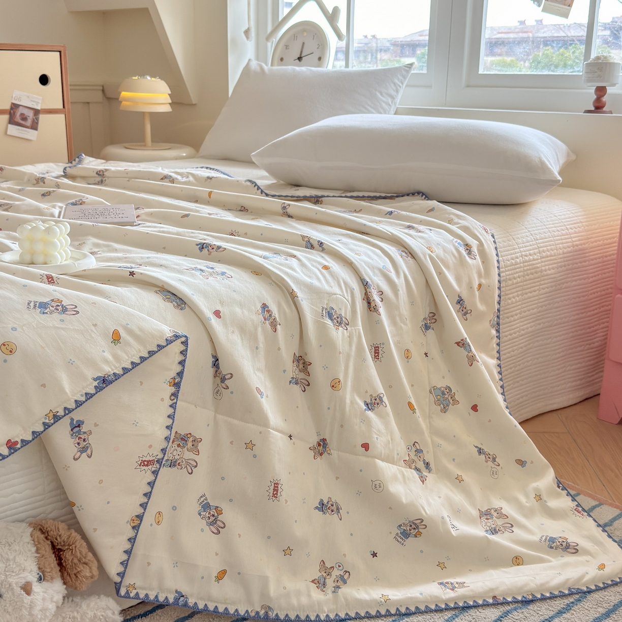 91家纺网 家纺一手货源 找家纺 雅萱家纺 2026新款印花双面全棉棉花夏被 胡萝卜免的派对