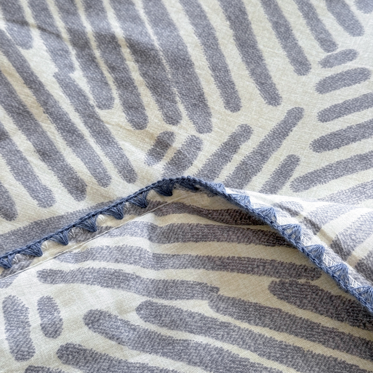 91家纺网 家纺一手货源 找家纺 雅萱家纺 2026新款印花双面全棉棉花夏被 几何波纹