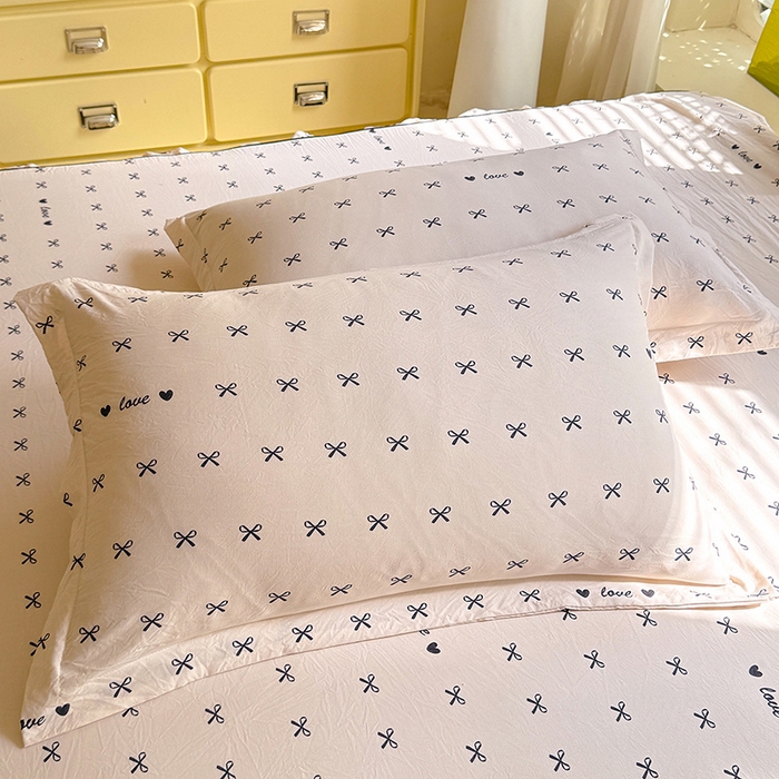 91家纺网 家纺一手货源 找家纺 优家居 2026新款A类水洗棉床裙单件三件套皱皱纱韩版公主风花边床罩直播爆款外贸定制 爱心蝴蝶结