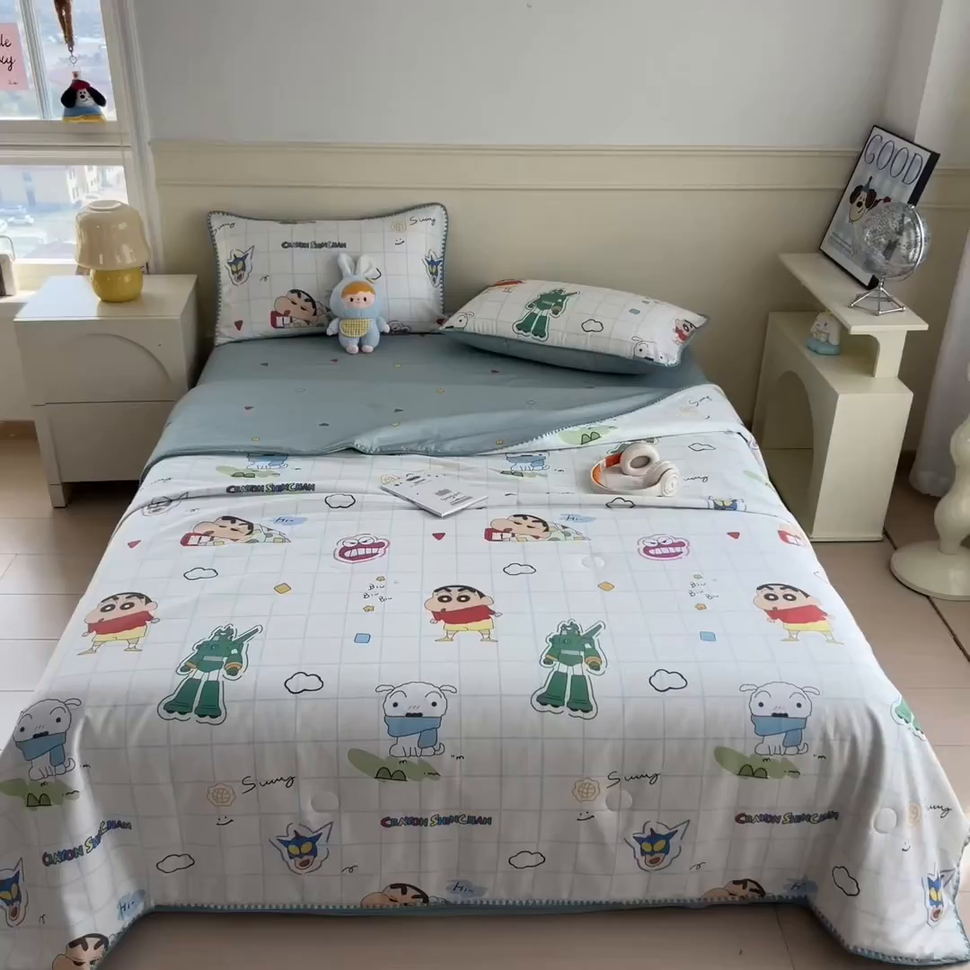 91家纺网 家纺一手货源 找家纺 兄弟坊 2026新款正版授权卡通全棉13370印花夏被夏凉被儿童被 夏被四件套 云朵蜡笔小新