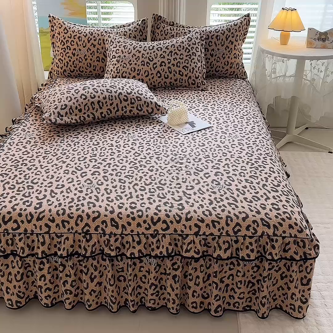 91家纺网 家纺一手货源 找家纺 优家居 2026新款A类水洗棉床裙单件三件套皱皱纱韩版公主风花边床罩直播爆款外贸定制 豹纹-咖