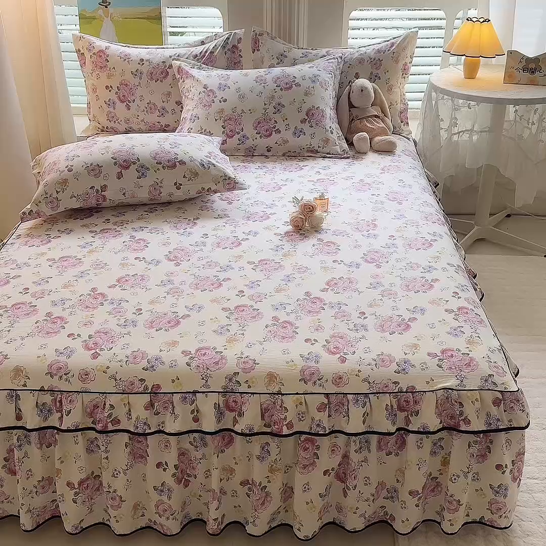 91家纺网 家纺一手货源 找家纺 优家居 2026新款A类水洗棉床裙单件三件套皱皱纱韩版公主风花边床罩直播爆款外贸定制 紫雾花园