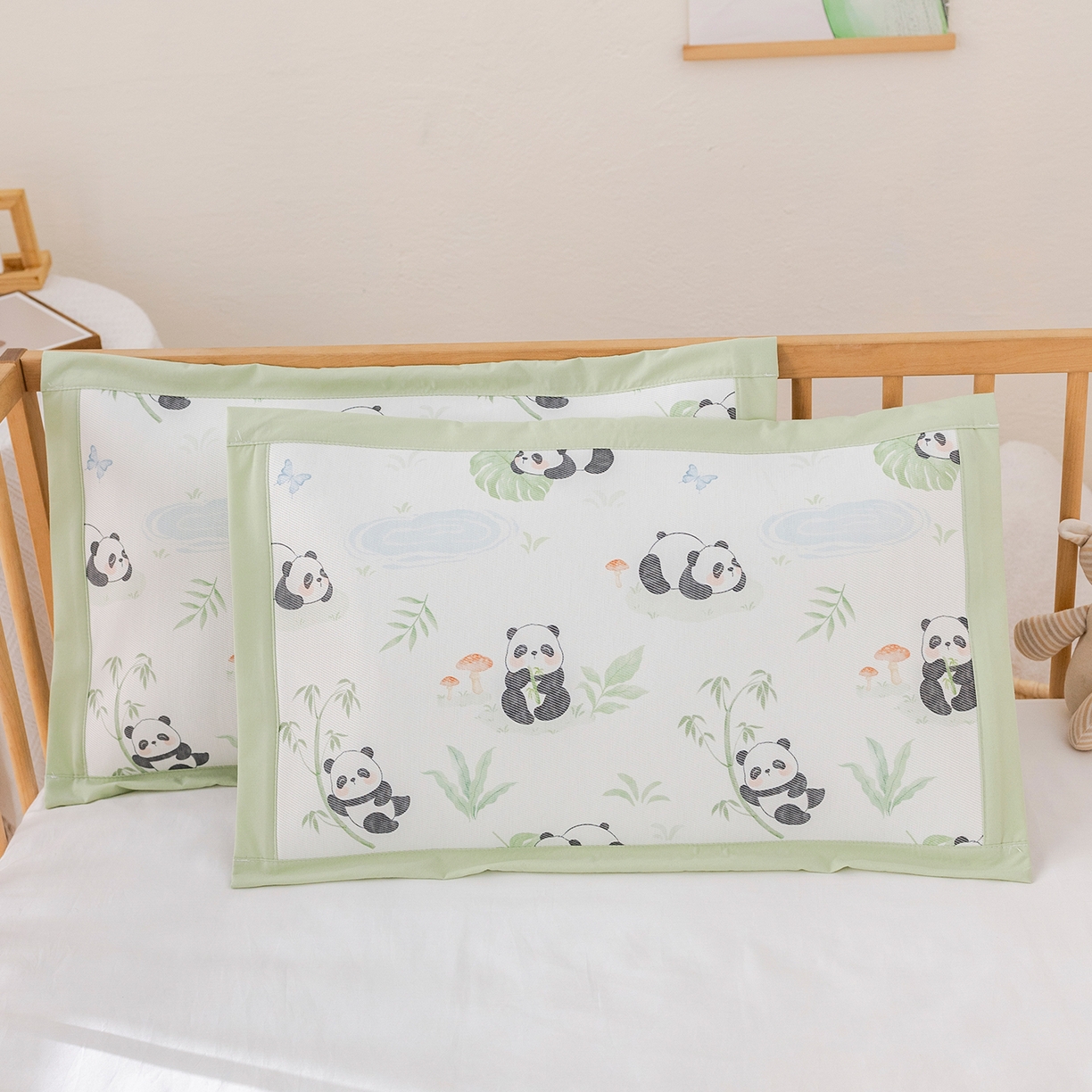 91家纺网 家纺一手货源 找家纺 荷马之梦 2026新款A类母婴原创卡通冰丝儿童枕套 萌趣熊猫