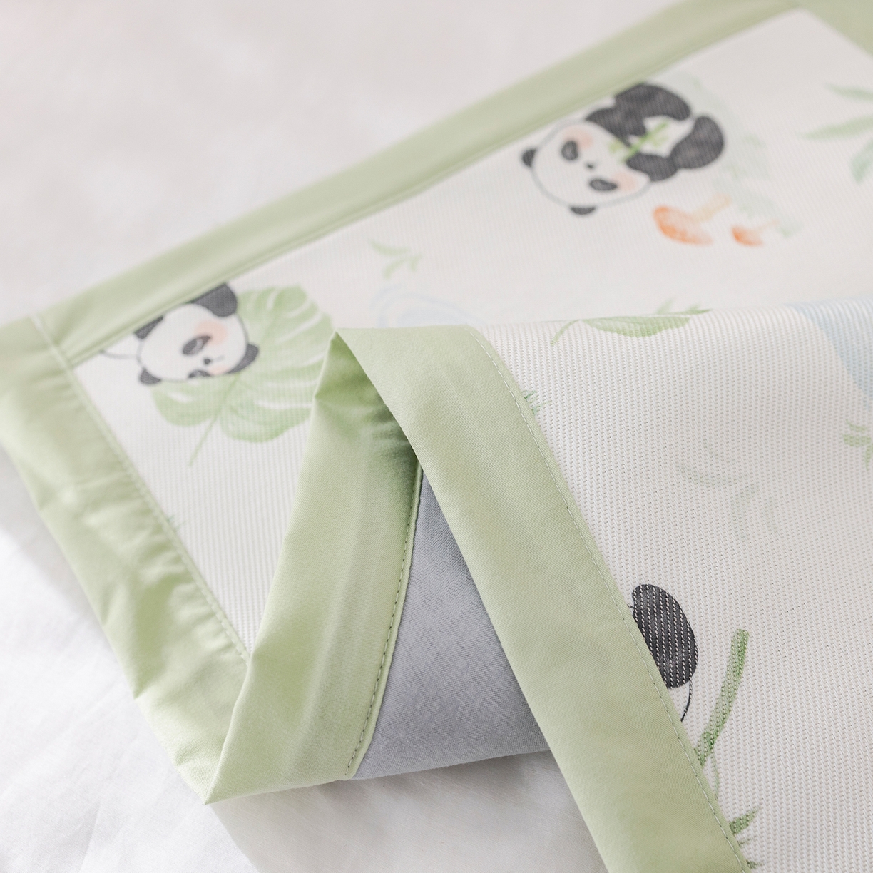 91家纺网 家纺一手货源 找家纺 荷马之梦 2026新款A类母婴原创卡通冰丝儿童枕套 萌趣熊猫