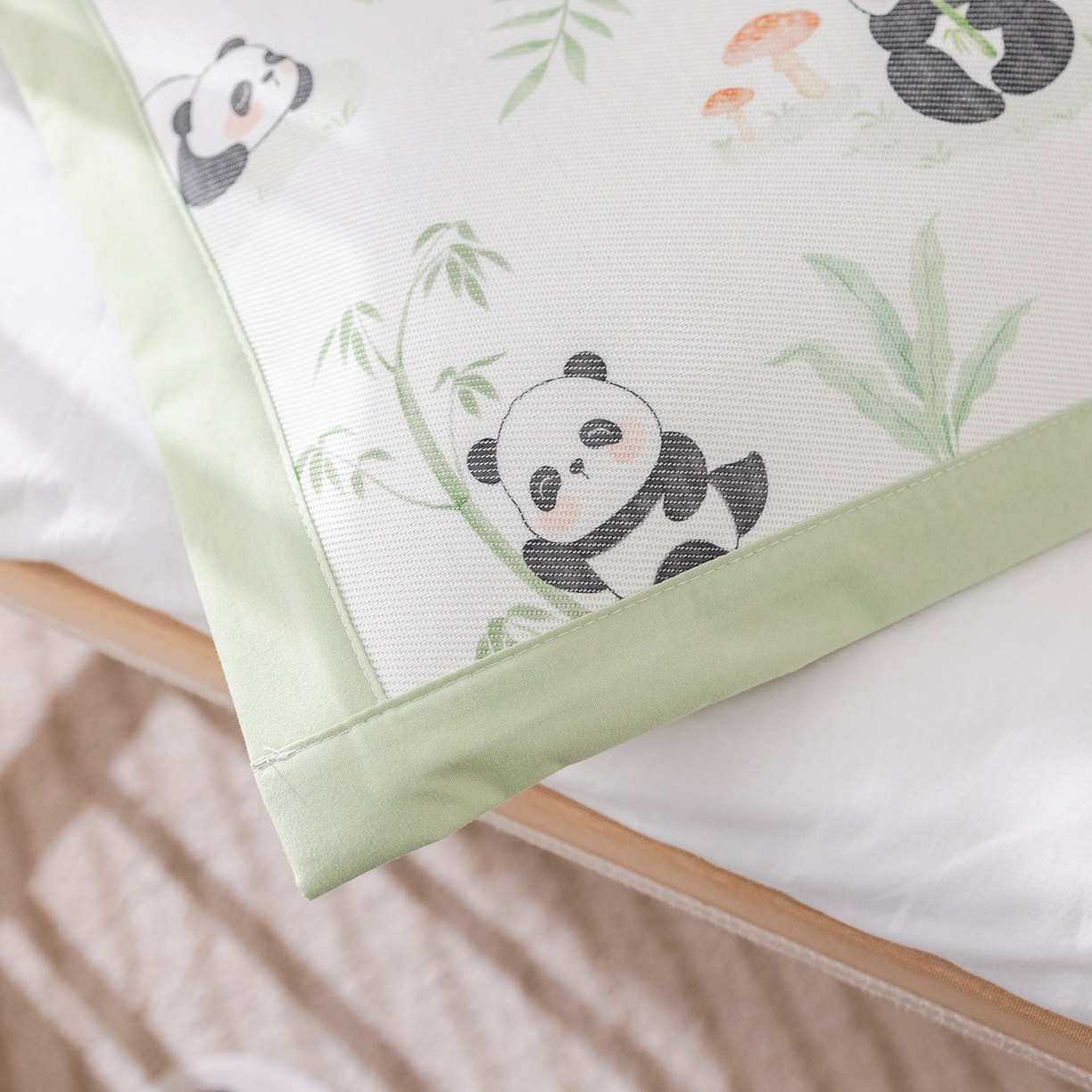 91家纺网 家纺一手货源 找家纺 荷马之梦 2026新款A类母婴原创卡通冰丝儿童枕套 萌趣熊猫