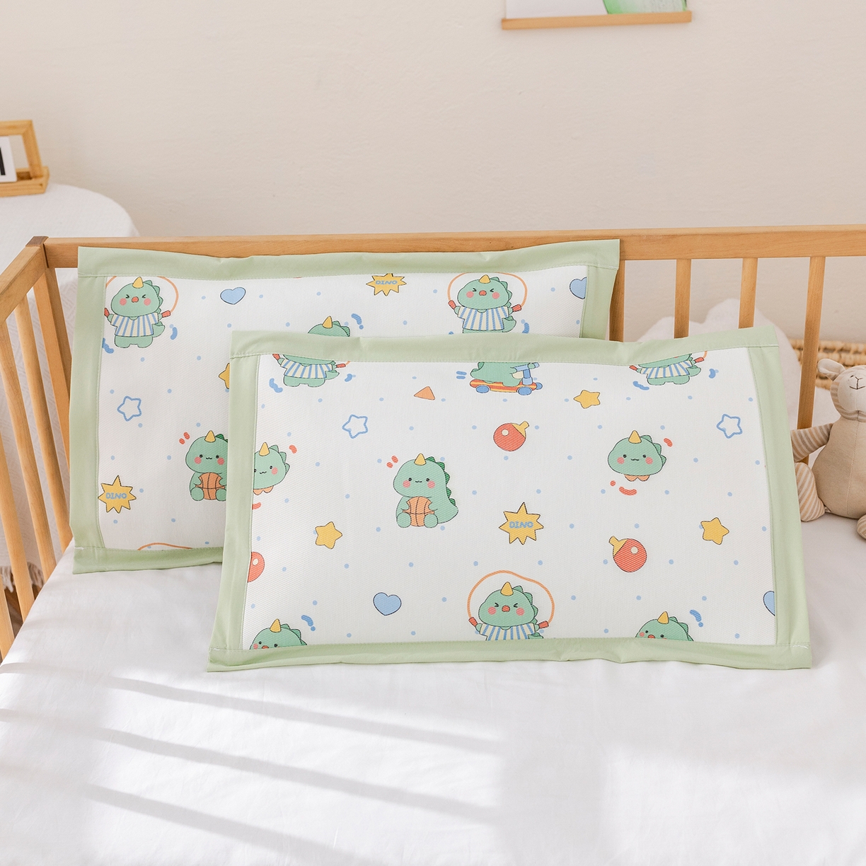 91家纺网 家纺一手货源 找家纺 荷马之梦 2026新款A类母婴原创卡通冰丝儿童枕套 运动恐龙